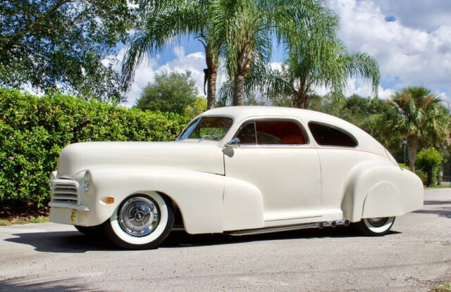 Chevrolet Fleetline Aero-Sedan 1947 image number 23