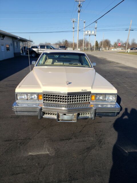 Cadillac Coupe 1978 image number 18