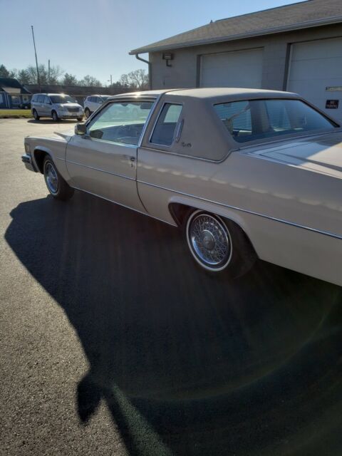 Cadillac Coupe 1978 image number 2