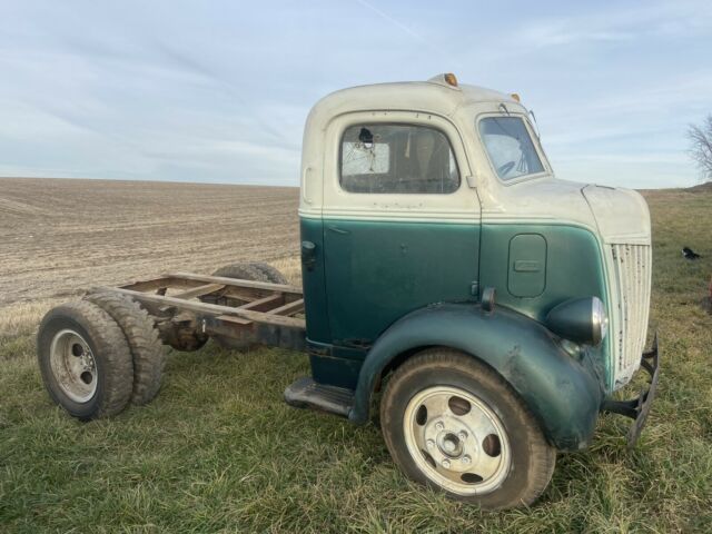 Ford COE 1946 image number 24