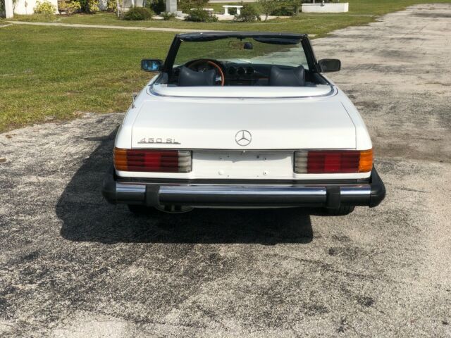 Mercedes-Benz SL-Class 1977 image number 11