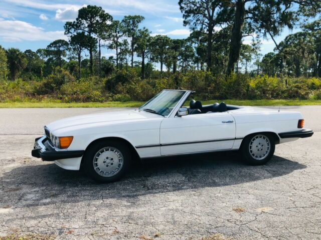 Mercedes-Benz SL-Class 1977 image number 14