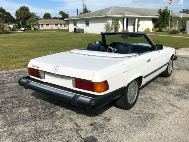 Mercedes-Benz SL-Class 1977 image number 16