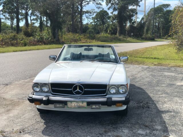 Mercedes-Benz SL-Class 1977 image number 28