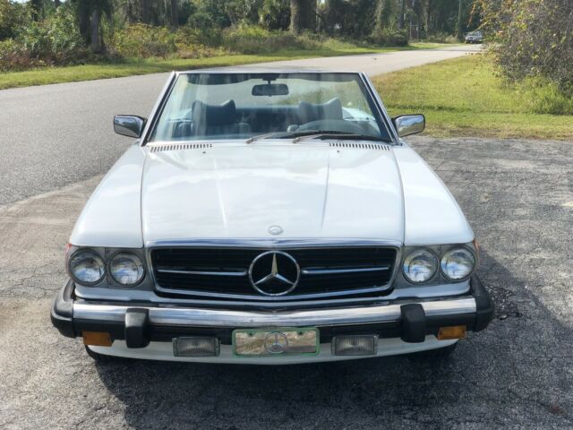 Mercedes-Benz SL-Class 1977 image number 29