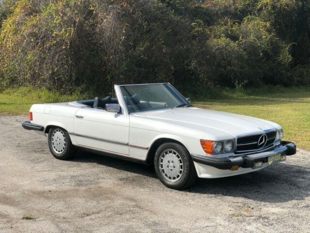 Mercedes-Benz SL-Class 1977 image number 3