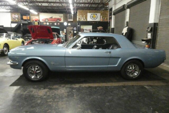 Ford Mustang 1965 image number 15