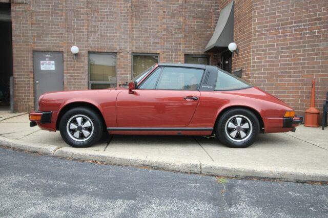 Porsche 911 1977 image number 2