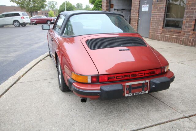 Porsche 911 1977 image number 4