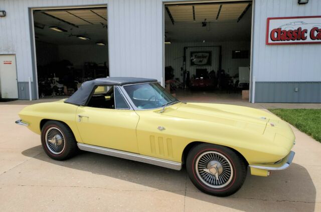 Chevrolet Corvette 1966 image number 27