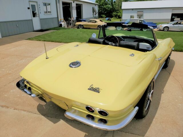 Chevrolet Corvette 1966 image number 37