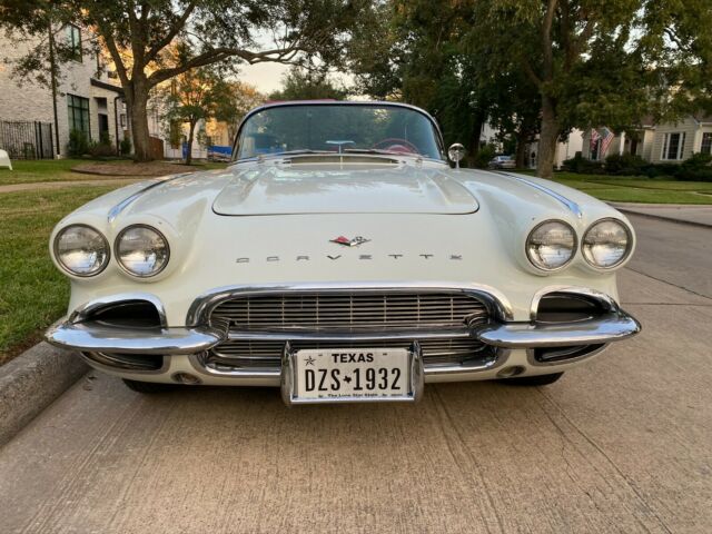 Chevrolet Corvette 1961 image number 27