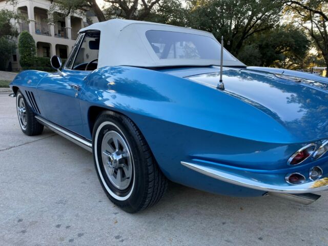 Chevrolet Corvette 1965 image number 33