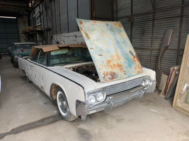 Lincoln Continental 1961 image number 4