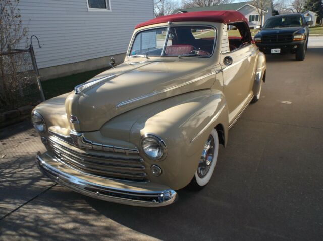 Ford convertible 1946 image number 0