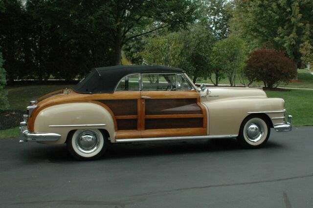 Chrysler Town & Country 1948 image number 2