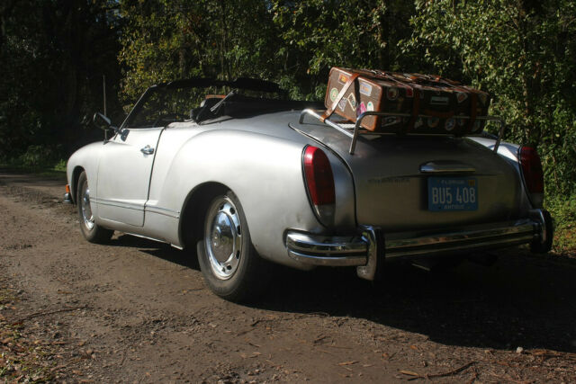 Volkswagen Karmann Ghia 1972 image number 38