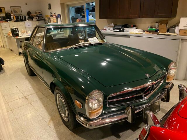 Mercedes-Benz SL-Class 1970 image number 24