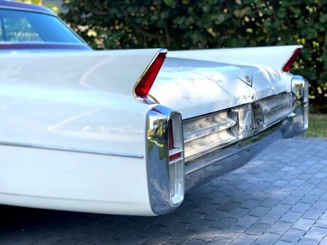 Cadillac DeVille 1963 image number 16