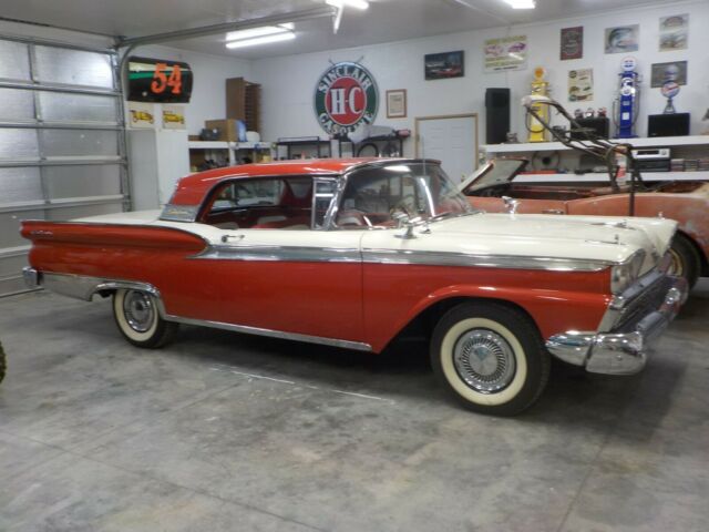 Ford Galaxie 1959 image number 20