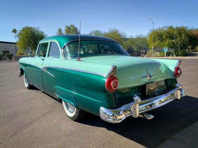 Ford Customline 1956 image number 2