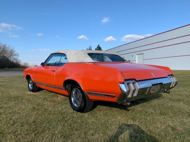 Oldsmobile Cutlass 1970 image number 2