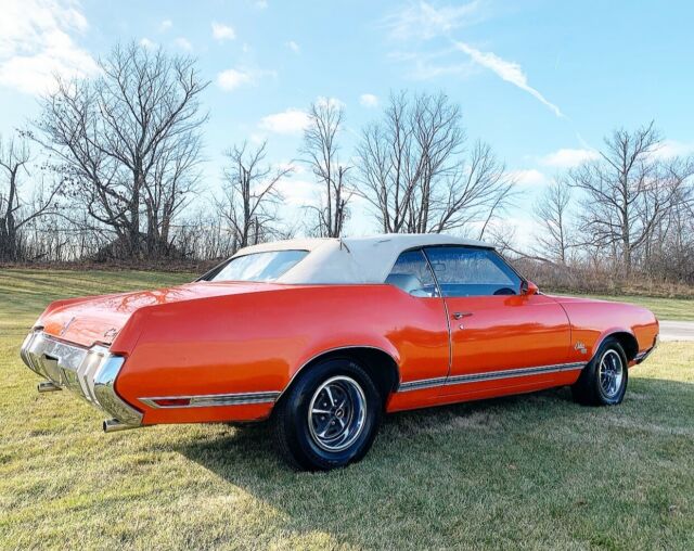 Oldsmobile Cutlass 1970 image number 28