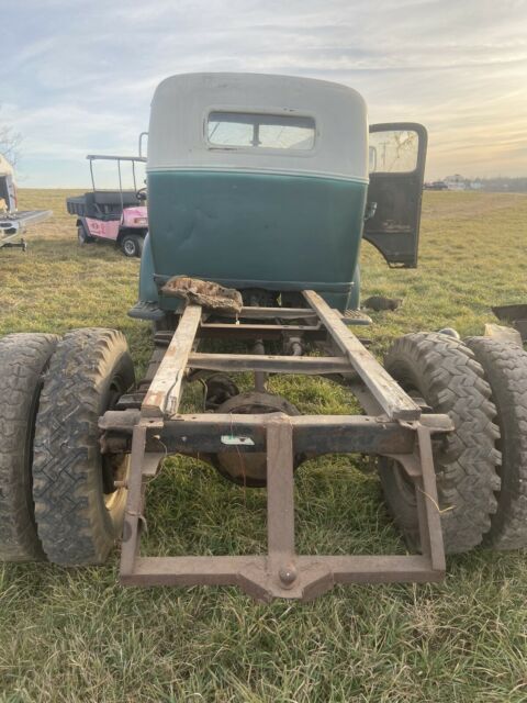 Ford COE 1946 image number 1