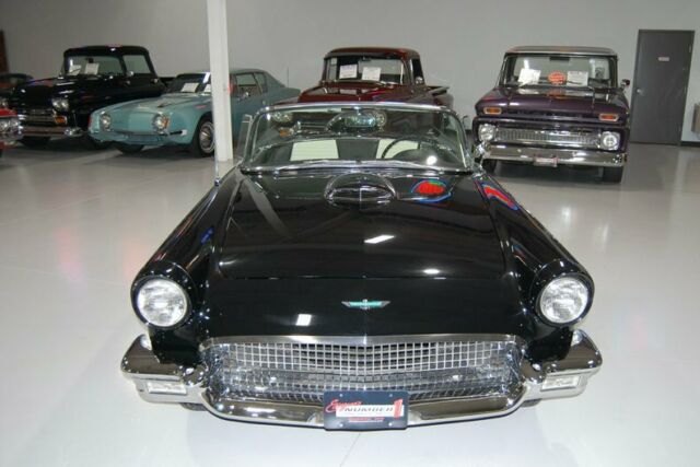 Ford Thunderbird Convertible 1957 image number 19