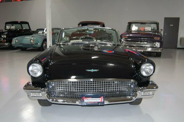 Ford Thunderbird Convertible 1957 image number 25