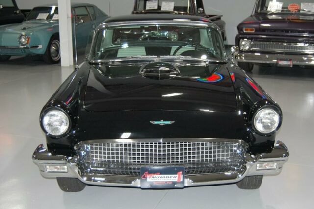 Ford Thunderbird Convertible 1957 image number 9