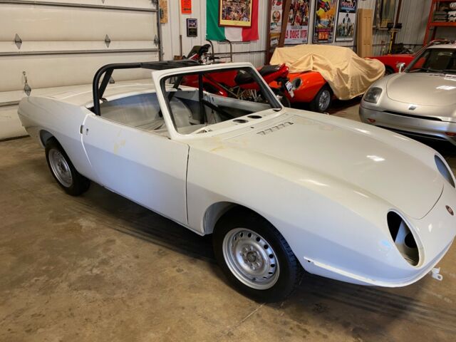 Fiat 850 Spider 1967 image number 0