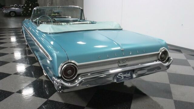 Ford Galaxie 1962 image number 10