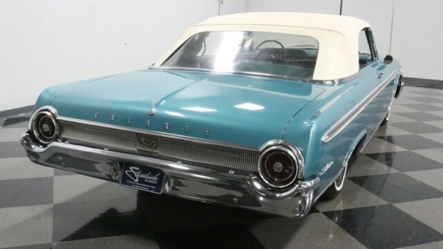 Ford Galaxie 1962 image number 12