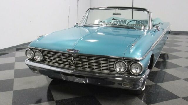 Ford Galaxie 1962 image number 20