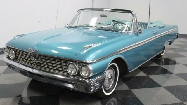 Ford Galaxie 1962 image number 29