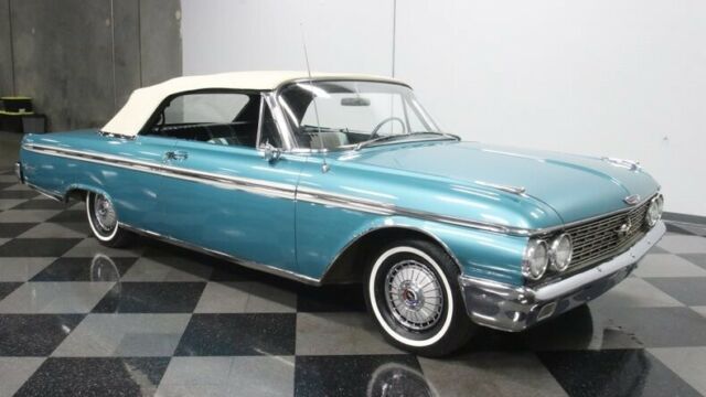 Ford Galaxie 1962 image number 40