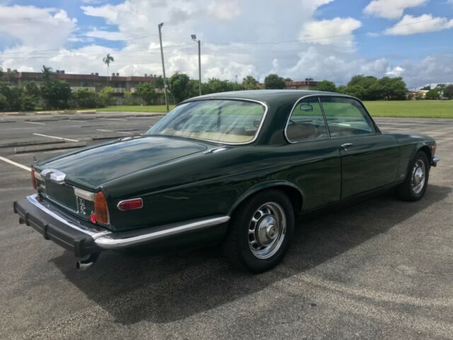 Jaguar XJ6 1976 image number 28