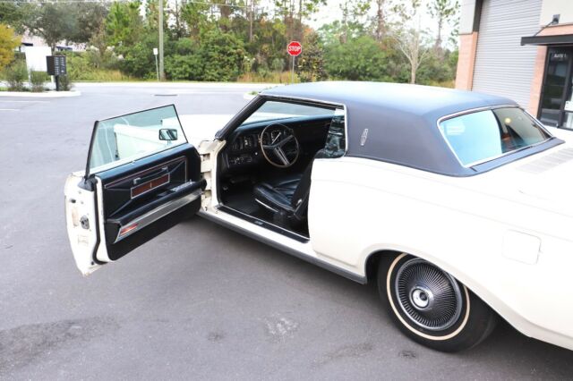 Lincoln Continental 1970 image number 12