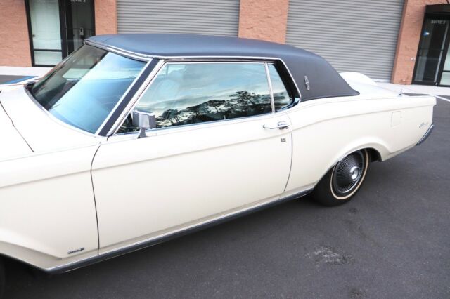 Lincoln Continental 1970 image number 33