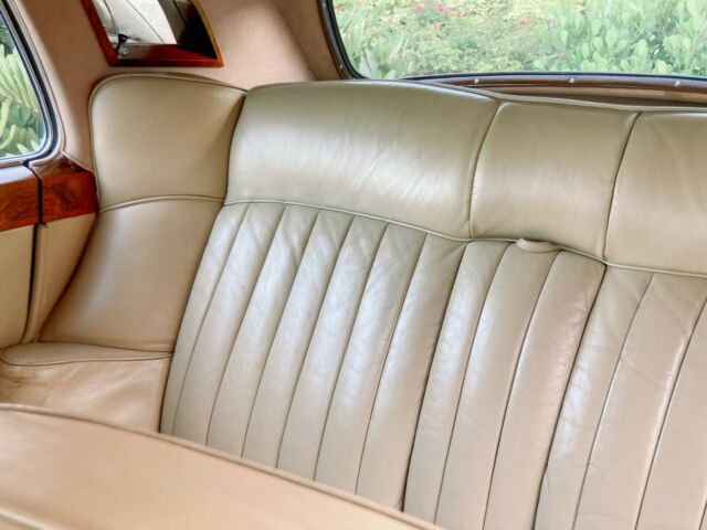 Rolls-Royce Silver Cloud 1959 image number 26