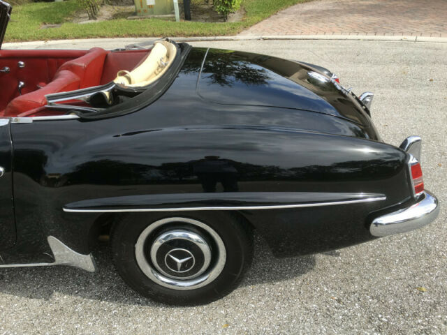 Mercedes-Benz SL-Class 1960 image number 39