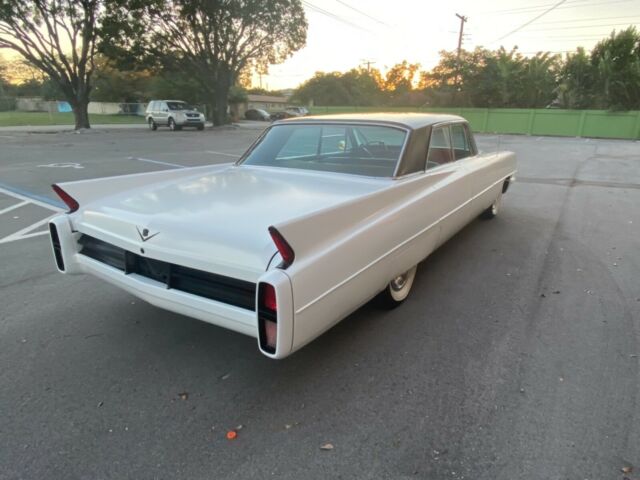 Cadillac DeVille 1963 image number 1