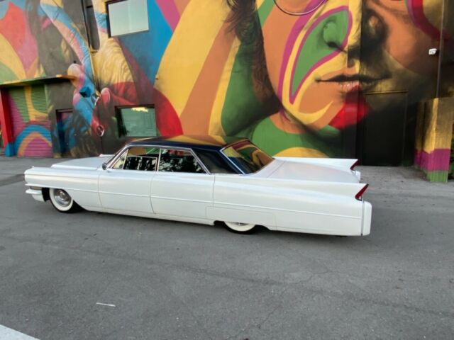 Cadillac DeVille 1963 image number 10