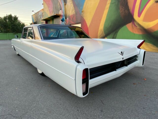 Cadillac DeVille 1963 image number 21