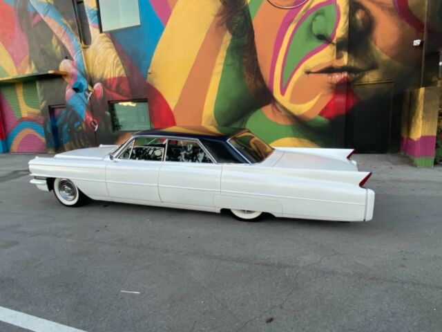 Cadillac DeVille 1963 image number 32