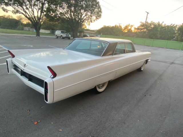 Cadillac DeVille 1963 image number 33