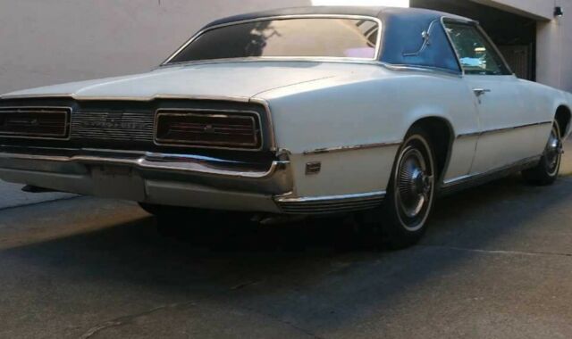 Ford Thunderbird 1969 image number 0