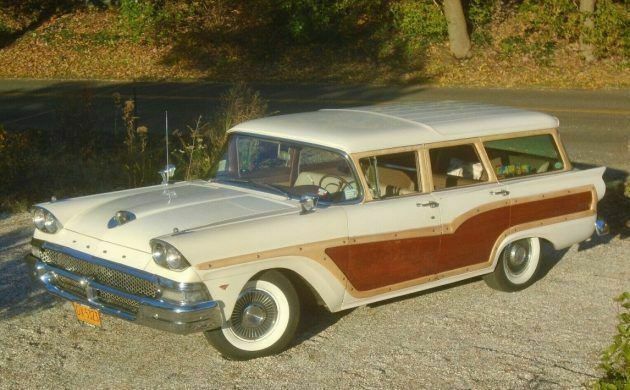 Ford Country Squire Woody Wagon w/ Police Interceptor 1958 image number 13