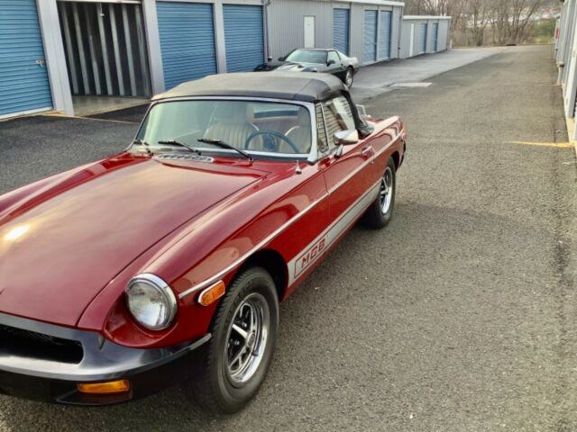 MG MGB 1977 image number 1